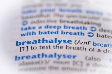 Kelimeyi sözlükte nefes al. Seçici odak, kapat.