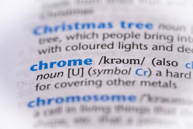 Sözlükte krom kelime. Seçici odak, kapat.