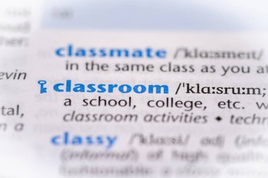 Sözlükteki sınıf sözcüğü. Seçici odak, kapat.