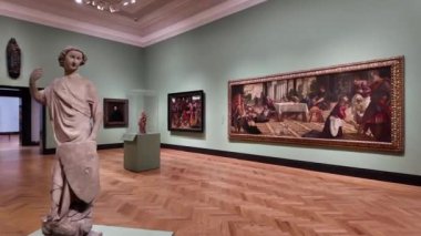 Toronto 4K 'daki Ontario Sanat Galerisi' nin iç manzarası. Toronto, Kanada - 25 Ocak 2025.