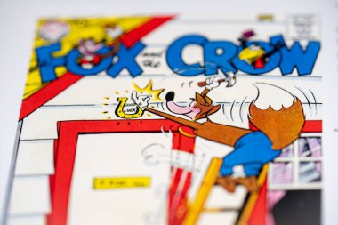 Çizgi romandaki Tilki ve Karga. Toronto, Kanada - 29 Ocak 2025.