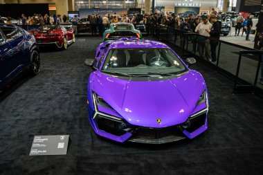 2024 Lamborghini Revuelto otomobili Kanada Uluslararası Otomobil Fuarı 'nda. Toronto, Kanada - 14 Şubat 2025.