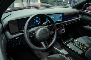 Hyundai Tucson N Line Hybrid otomobili Kanada Uluslararası Otomobil Fuarı 'nda bulunmaktadır. Toronto, Kanada - 14 Şubat 2025.