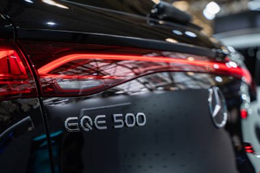 Mercedes Benz EQE 500 4MATIC SUV otomobil 2025 Kanada Uluslararası Otomobil Fuarı 'nda. Toronto, Kanada - 14 Şubat 2025.