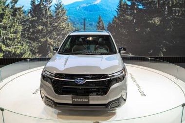 2025 Kanada Uluslararası Otomobil Fuarı 'nda Subaru Forester Hybrid otomobili. Toronto, Kanada - 14 Şubat 2025.