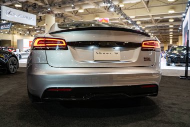 Tesla Model S otomobili 2025 Kanada Uluslararası Otomobil Fuarı 'nda. Toronto, Kanada - 18 Şubat 2025.