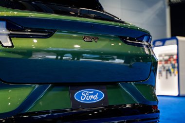 2024 Ford Mustang Mach-E GT otomobil 2025 Kanada Uluslararası Otomobil Fuarı 'nda. Toronto, Kanada - 18 Şubat 2025.