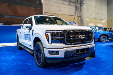 2025 Kanada Uluslararası Otomobil Fuarı 'nda Ford F-150 Lariat otomobili. Toronto, Kanada - 19 Şubat 2025.