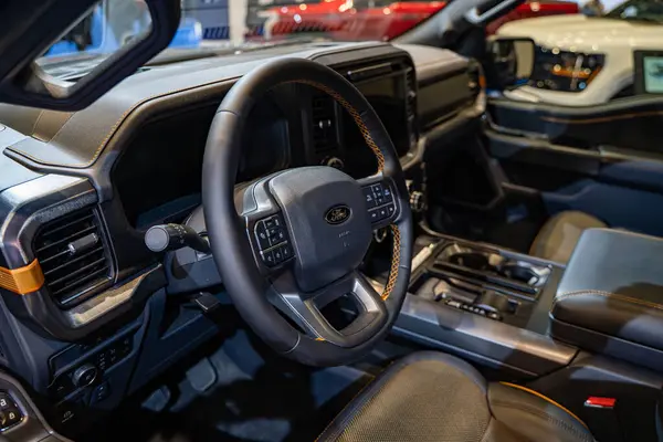 2025 Kanada Uluslararası Otomobil Fuarı 'nda Ford F-150 Tremor otomobili. Toronto, Kanada - 18 Şubat 2025.