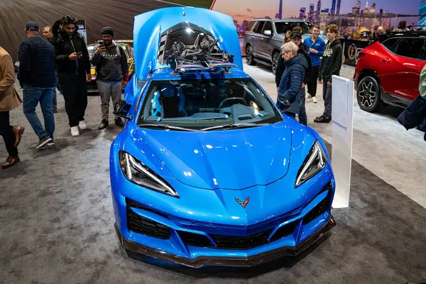 2025 Kanada Uluslararası Otomobil Fuarı 'nda Corvette E-Ray otomobili. Toronto, Kanada - 19 Şubat 2025.