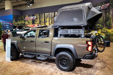 2024 Kanada Uluslararası Otomobil Fuarı 'nda Chevrolet Colorado ZR2 Bison otomobili. Toronto, Kanada - 19 Şubat 2025.