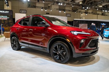 2025 Kanada Uluslararası Otomobil Fuarı 'nda Buick Encore GX ST otomobili. Toronto, Kanada - 19 Şubat 2025.