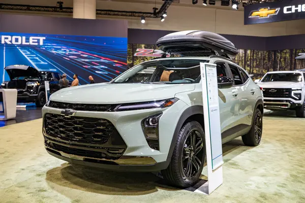 2025 Kanada Uluslararası Otomobil Fuarı 'nda Chevrolet Trax ACTIV otomobili. Toronto, Kanada - 19 Şubat 2025.