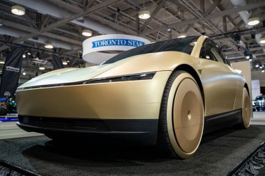 Tesla Cybercab otomobili 2025 Kanada Uluslararası Otomobil Fuarı 'nda. Toronto, Kanada - 19 Şubat 2025.