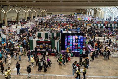 Toronto Comicon 'daki ziyaretçi kalabalığı. Toronto, Kanada - 14 Mart 2025.