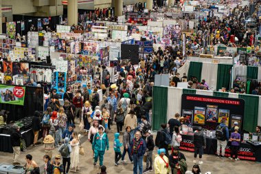 Toronto Comicon 'daki ziyaretçi kalabalığı. Toronto, Kanada - 14 Mart 2025.