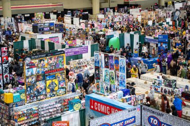 Toronto Comicon 'daki ziyaretçi kalabalığı. Toronto, Kanada - 14 Mart 2025.