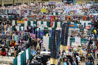 Toronto Comicon 'daki ziyaretçi kalabalığı. Toronto, Kanada - 14 Mart 2025.