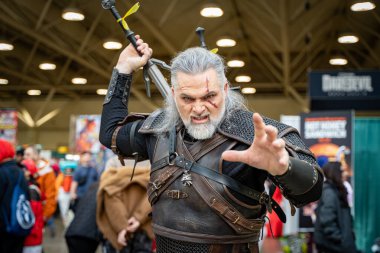 Toronto Comicon 'da Witcher Cosplayer. Toronto, Kanada - 14 Mart 2025.