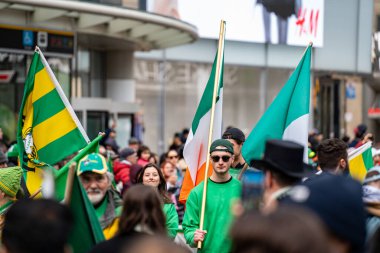 Toronto 'daki Aziz Patrick Günü Geçit Töreni 2025' e katılanlar. Toronto, Kanada - 16 Mart 2025.
