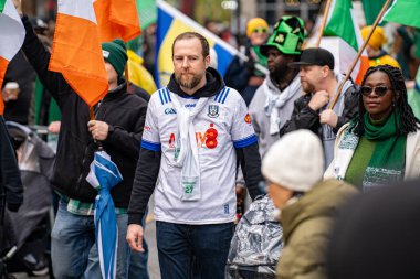 Toronto 'daki Aziz Patrick Günü Geçit Töreni 2025' e katılanlar. Toronto, Kanada - 16 Mart 2025.