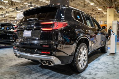 2025 Kanada Uluslararası Otomobil Fuarı 'nda GMC Acadia Denali otomobili. Toronto, Kanada - 19 Şubat 2025.