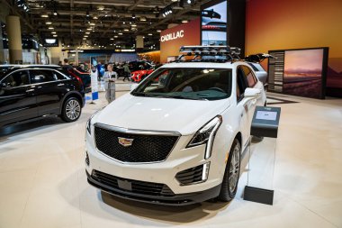2025 Kanada Uluslararası Otomobil Fuarı 'nda 2025 Cadillac XT5 otomobili. Toronto, Kanada - 19 Şubat 2025.