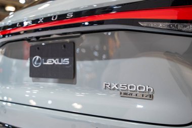 2025 Lexus RX 500h otomobil 2025 Kanada Uluslararası Otomobil Fuarı 'nda. Toronto, Kanada - 19 Şubat 2025.
