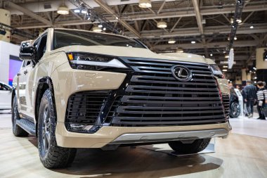 2025 Lexus LX 700h otomobil 2025 Kanada Uluslararası Otomobil Fuarı 'nda. Toronto, Kanada - 19 Şubat 2025.