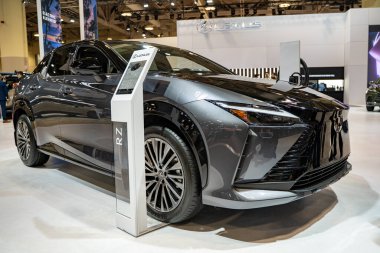 2025 Kanada Uluslararası Otomobil Fuarı 'nda Lexus RZ otomobili. Toronto, Kanada - 19 Şubat 2025.