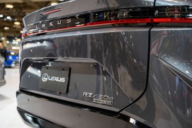 2025 Kanada Uluslararası Otomobil Fuarı 'nda Lexus RZ otomobili. Toronto, Kanada - 19 Şubat 2025.