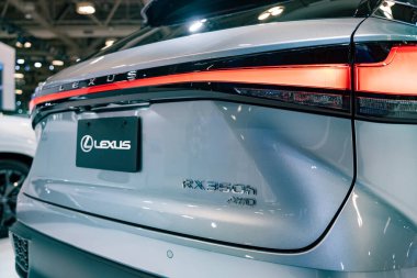 2025 Kanada Uluslararası Otomobil Fuarı 'nda Lexus RX 350h otomobil. Toronto, Kanada - 19 Şubat 2025.