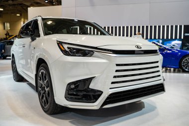 2025 Lexus TX 500 saat otomobil 2025 Kanada Uluslararası Otomobil Fuarı 'nda. Toronto, Kanada - 19 Şubat 2025.
