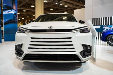 2025 Lexus TX 500 saat otomobil 2025 Kanada Uluslararası Otomobil Fuarı 'nda. Toronto, Kanada - 19 Şubat 2025.