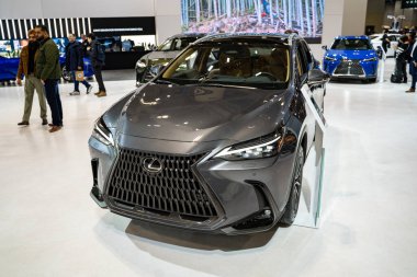 2025 Kanada Uluslararası Otomobil Fuarı 'nda Lexus NX 450H otomobil. Toronto, Kanada - 19 Şubat 2025.