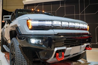 2025 Kanada Uluslararası Otomobil Fuarı 'nda 2025 Hummer EV pikap otomobil. Toronto, Kanada - 19 Şubat 2025.