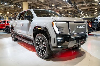 2025 Kanada Uluslararası Otomobil Fuarı 'nda GMC Sierra 1500 EV Denali otomobili. Toronto, Kanada - 19 Şubat 2025.