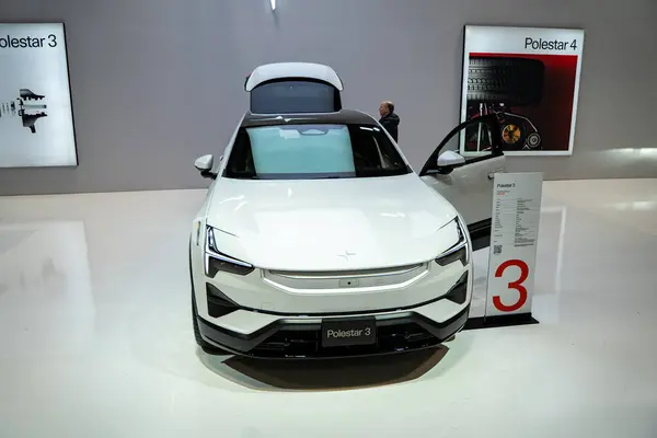 2025 Kanada Uluslararası Otomobil Fuarı 'nda 2025 Polestar 3 otomobil. Toronto, Kanada - 19 Şubat 2025.