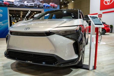 2025 Kanada Uluslararası Otomobil Fuarı 'nda Toyota bZ4X otomobili. Toronto, Kanada - 19 Şubat 2025.