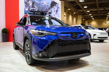 2025 Kanada Uluslararası Otomobil Fuarı 'nda Toyota Corolla Cross otomobili. Toronto, Kanada - 19 Şubat 2025.