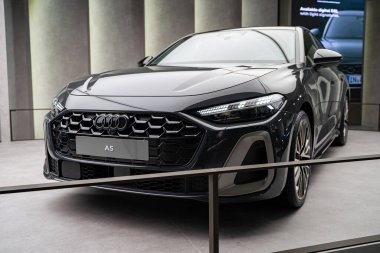 2025 Kanada Uluslararası Otomobil Fuarı 'nda 2025 Audi A5 otomobili. Toronto, Kanada - 19 Şubat 2025.