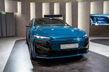 2025 Kanada Uluslararası Otomobil Fuarı 'nda Audi S6 e-tron otomobili. Toronto, Kanada - 19 Şubat 2025.