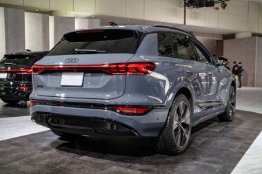 2025 Kanada Uluslararası Otomobil Fuarı 'nda Audi SQ6 e-tron otomobili. Toronto, Kanada - 19 Şubat 2025.