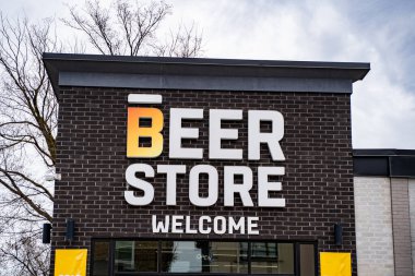 Toronto 'daki Bira Dükkanı' nın manzarası. Toronto, Kanada - 25 Nisan 2025.