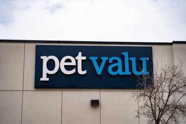 Pet Valu mağaza öngörüsü. Pet Valu bir Kanada hayvan maması ve aksesuar satıcısıdır. Toronto, Kanada - 25 Nisan 2025.