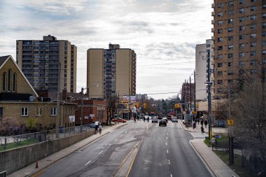 Toronto 'daki Weston mahallesinin manzarası. Toronto, Kanada - 25 Nisan 2025.