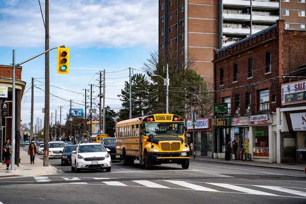 Toronto 'daki Weston mahallesinin manzarası. Toronto, Kanada - 25 Nisan 2025.