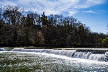 Toronto 'daki Etienne Brule Park ve Humber Nehri manzarası.