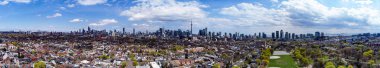 Toronto şehir merkezinin havadan panoramik görüntüsü.