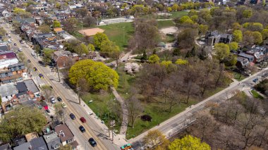 Toronto 'daki Trinity Bellwood Parkı' nın hava görüntüsü.